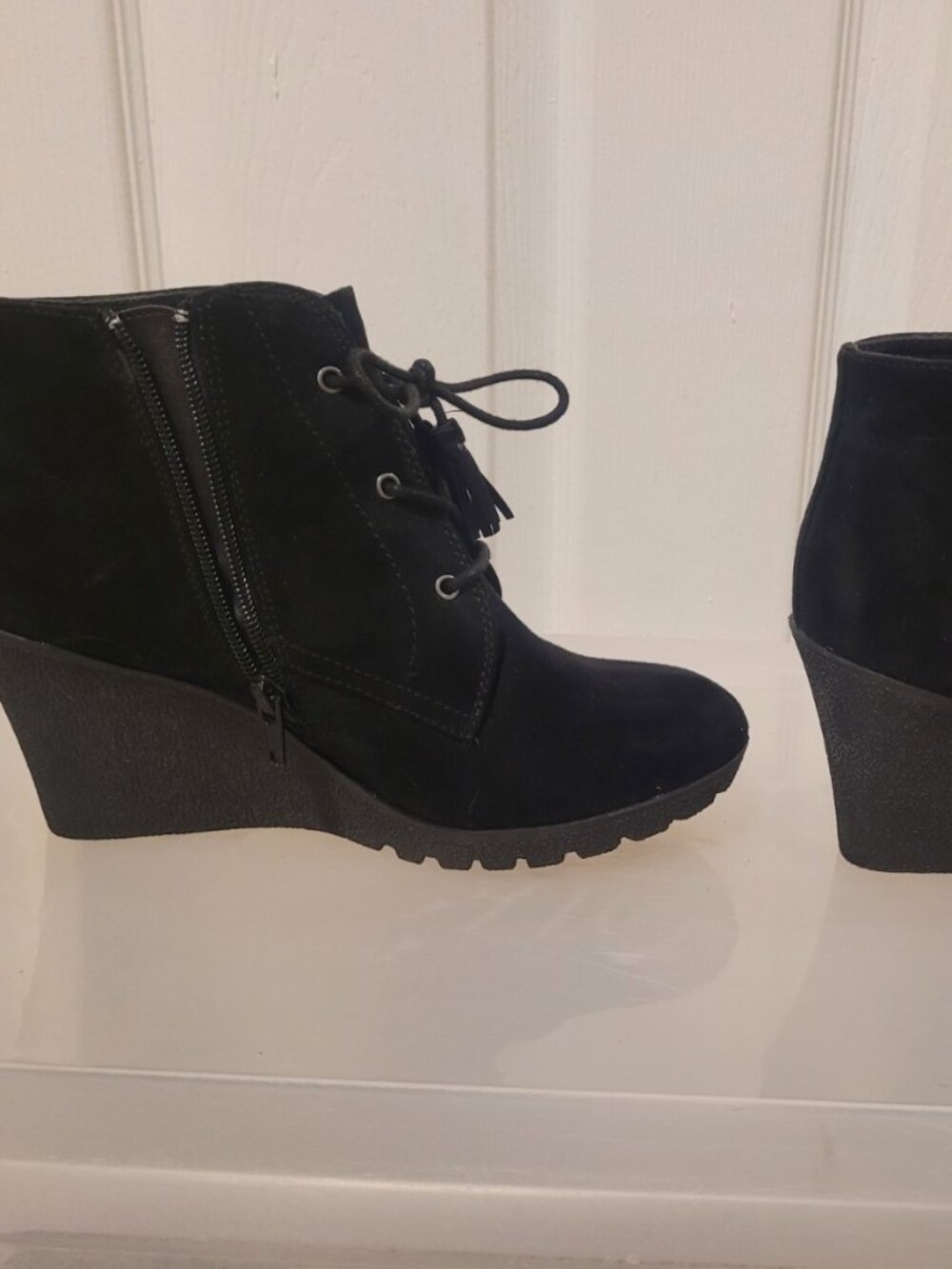 MIA Baylie Women’s Suede Black Ankle Wedge Boot Lace-Up Side Zip Round Toe 8M
